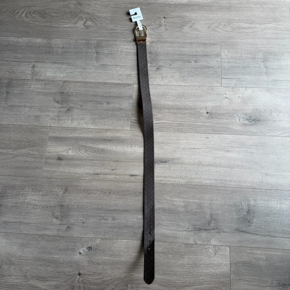 NWT Michael Michael Kohrs twist reversible belt - size small - brown
